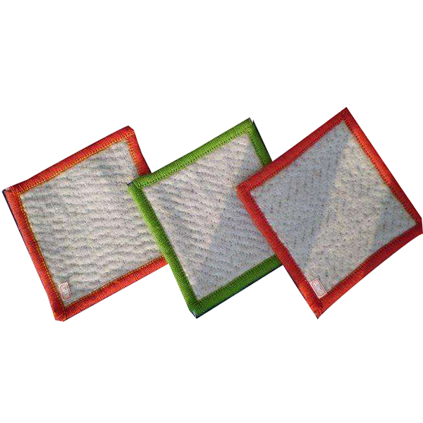 河道治理工程到底選擇土工膜好些還是膨潤土防水毯合適?